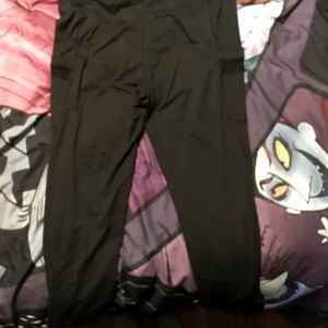 Maternity leggings with side pockets and mesh ankles